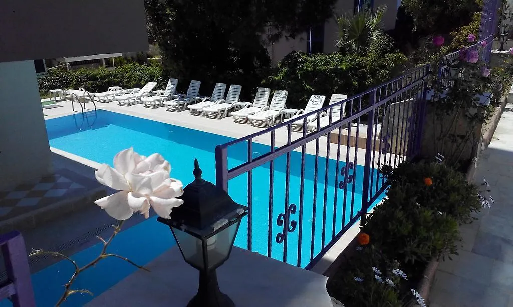 Mor Suite Kuşadası 3*,
